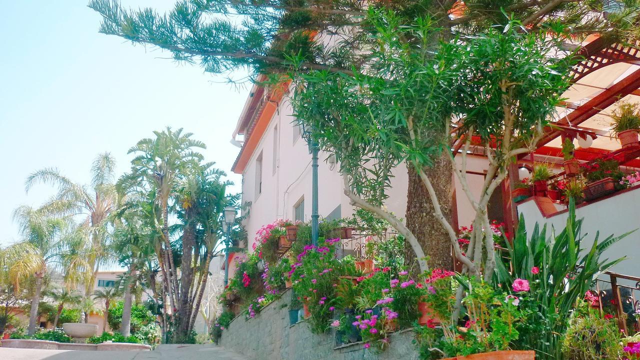 Riaci Capo Paradiso Hotel Ristorante מראה חיצוני תמונה